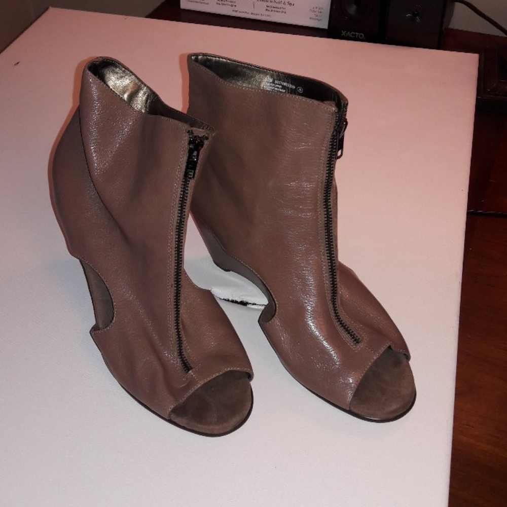 Peek a Boo Booties